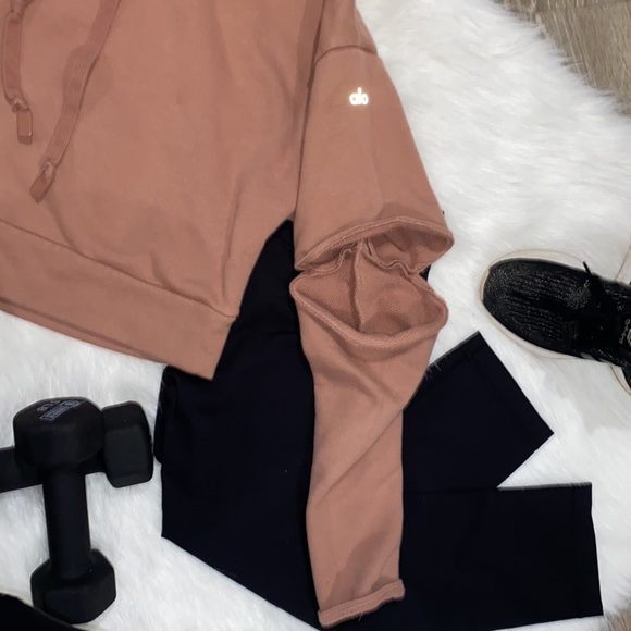 ALO Cropped Hoodie - Picture 7 of 13